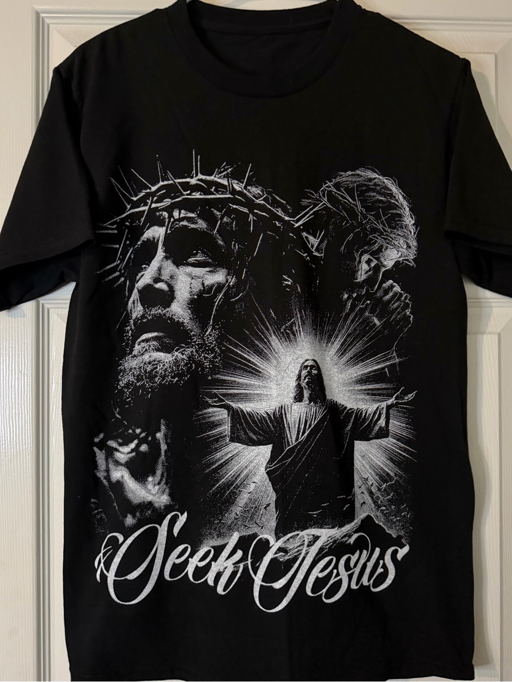 Black Seek Jesus Graphic Tee - Men